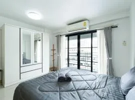 Mountain View with Swimming Pool Condo Near Nimman