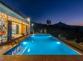 CosmicStays Sundown House - Pool Villa near Pawna, hotel v destinaci Kolvan