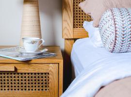 Seastay Linen included -Town location, hotel in Inverloch