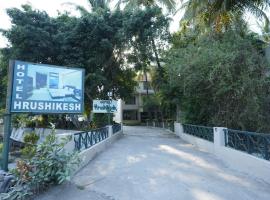Hotel Hrushikesh, hótel í Shirdi