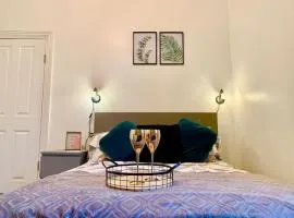 Stunning Double Room with own Bathroom