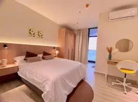 The Shore, Corner Unit with seaview & Cityview