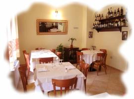 Santa Maria Guspini, hotel Guspiniben