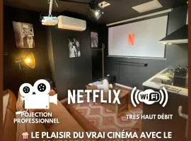 Cinéma Room - Immersion Total pour Cinéphile !