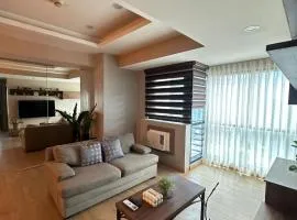 BSA Twin Tower - Exquisite Stays Private 2BR Rental