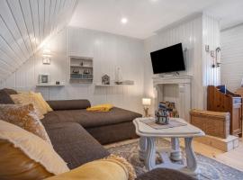 Urlaub unterm Reetdach, hotel in Fuhlendorf