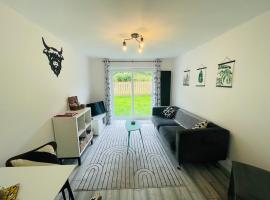 Cosy & Chic Dog Friendly Apartment, Settle, hotel in Settle