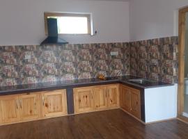 gultuk homestay airport road skalzangling leh ladakh, apartment in Leh
