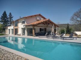 Villa la sauzière, Hotel in Buzet-sur-Tarn