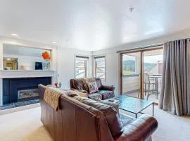 Torian Plum Plaza 204