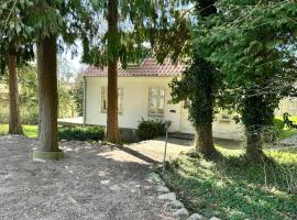 Havehuset er en oase i skoven - F&aring; hele huset for jer selv!，Stenstrup的木屋