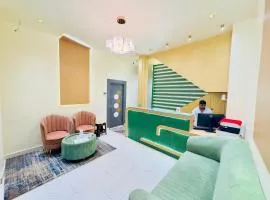 GREENS ESTATE Business Class Hotel