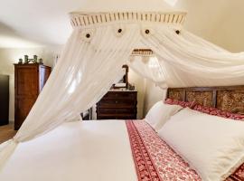 Appartamento Holly House, hotel v destinaci Radda in Chianti