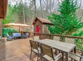 5 Mi to Cherokee Lake Pet-Friendly Cabin with Deck!