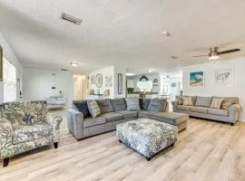 Bright Ruskin Home Less Than 2 Mi to Beach and Marina!