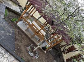 Li-Yes Qanaqer, hotell Jerevanis