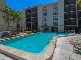 Waterfront Living Steps from Siesta Key Beach! - Aloha House