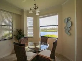 Array Of Sunshine -2BR lakefront condo In Lakewood National overlooking the golf course