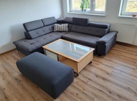 Wohnung 1 1 Doppelzimmer seperat Küche und Bad, hotel in Hüllhorst