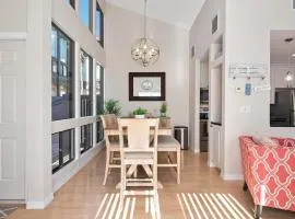 Gorgeous Lido Key condo - 6 minute walk to beach