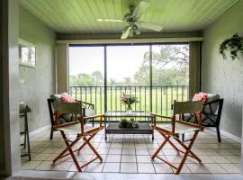 Golf course views - 2BR condo in Palm Aire