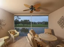 Beautiful lakefront 2BR condo in Heritage Oaks Golf and Country Club