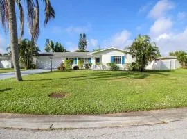 Delightful 2 BR Home in West Bradenton - Sans Souci