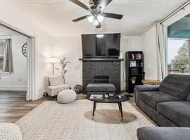 Modern Family Friendly Home 3 Bedroom Great Location