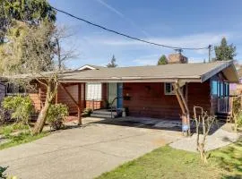 8 Mi to Downtown Seatlle Pet-Friendly Home