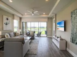Bright and airy waterfront villa in the Esplanade - Sunny Retreat
