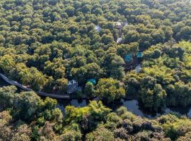 Brook Ville, хотел с басейни в Сасан Гир