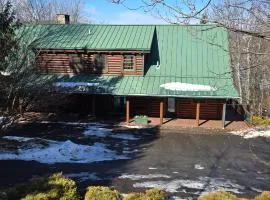 Coopers Run Five Bedroom Log Home with Hot Tub Pool Table and Views