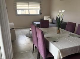 Departamento 3 Habitaciones Zona Cincuentenario, alojamento em Formosa