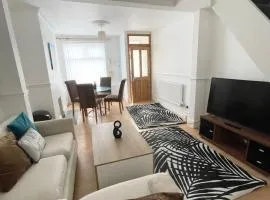 Cute two bedroom house with free street parking