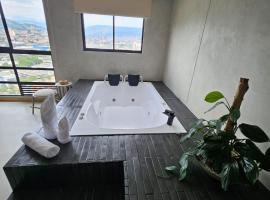 2406 Luxurious apartment with jacuzzi, hotel in Sabaneta