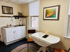 Walkable near downtown 1 Bedroom