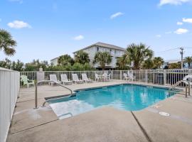 Beautiful Two Bedroom, Two Bathroom First Floor Condo in Gulf Shores!, hotel de playa en Gulf Shores