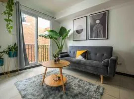Modern & Cozy Apartment with Terrace