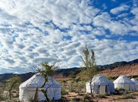 AiSun Eco Yurt Camp, hotel v destinaci Tossor