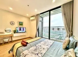 Beautiful View, Modern Studio Apartment 3' to Walking Lake, Gym And Swimming Pools