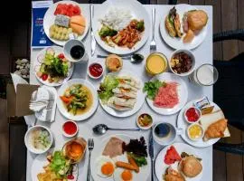 Holiday Inn Express & Suites Bangkok Central Pier by IHG