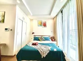 Walking Lake, Pool, Gym, Tennis & Volleyball Yard Delux Studio Apt
