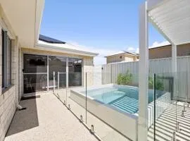 Summer Retreat Plunge Pool Proximity Town- Beach