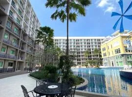 Condo With Gorgeous Pool