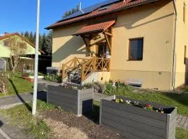 Dorfidyll im Grünen