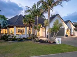 Palm Paradise with Spa