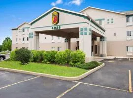 Super 8 by Wyndham Aurora/Naperville Area