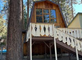 Dreamy Mountain Cabin Retreat, hotel v destinaci Wrightwood