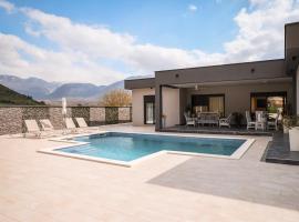 Villa TORO Velvet, Hotel in Vojno