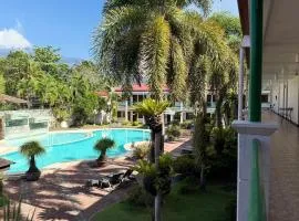 Dottie's Place Hotel & Restaurant